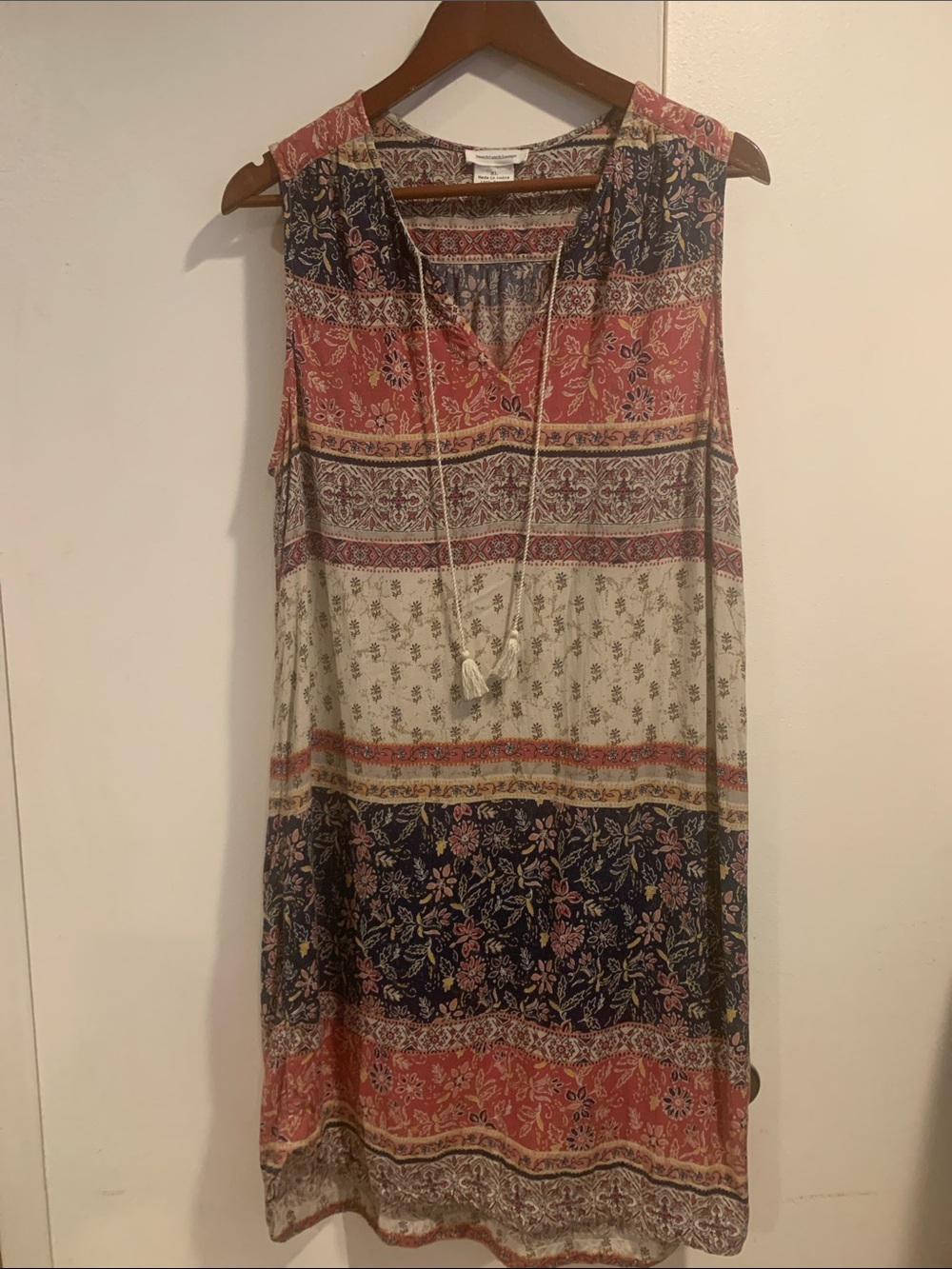 Women’s sleeves dress